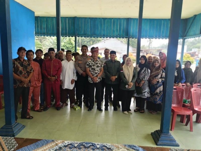 Polsek Tapung Ngobrol Bareng Warga Pancuran Gading, Wakapolsek: Pencurian Sawit di Atas Rp 500 Ribu Bisa Diproses Hukum'!