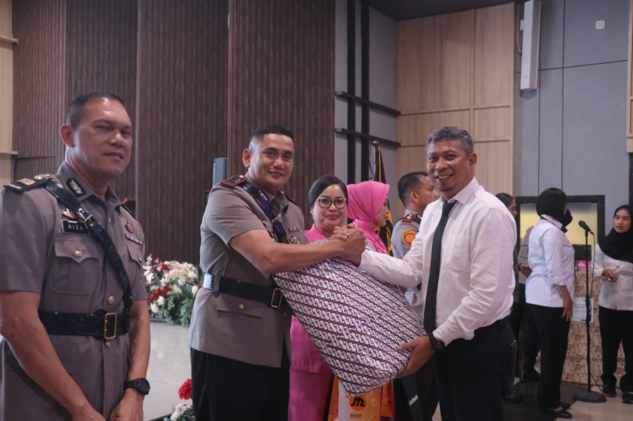 Prosesi Sertijab dan Kenal Pamit Lima Pejabat Polres Dumai Berlangsung Khidmat