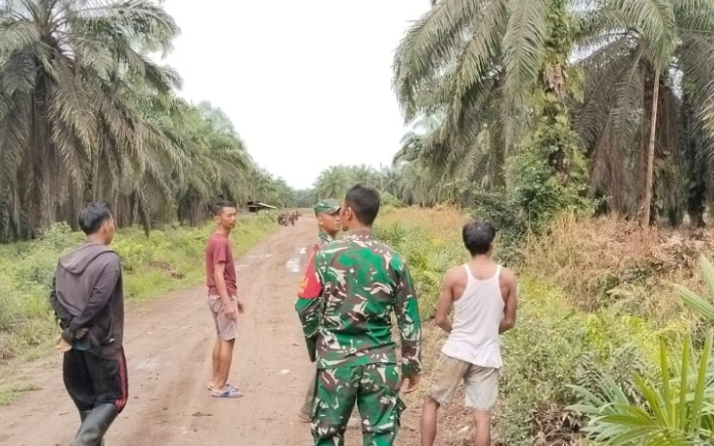 Serda Erwan Pimpin Patroli Karhutla di Tanjung Penyembal, Warga Diimbau Patuhi Aturan