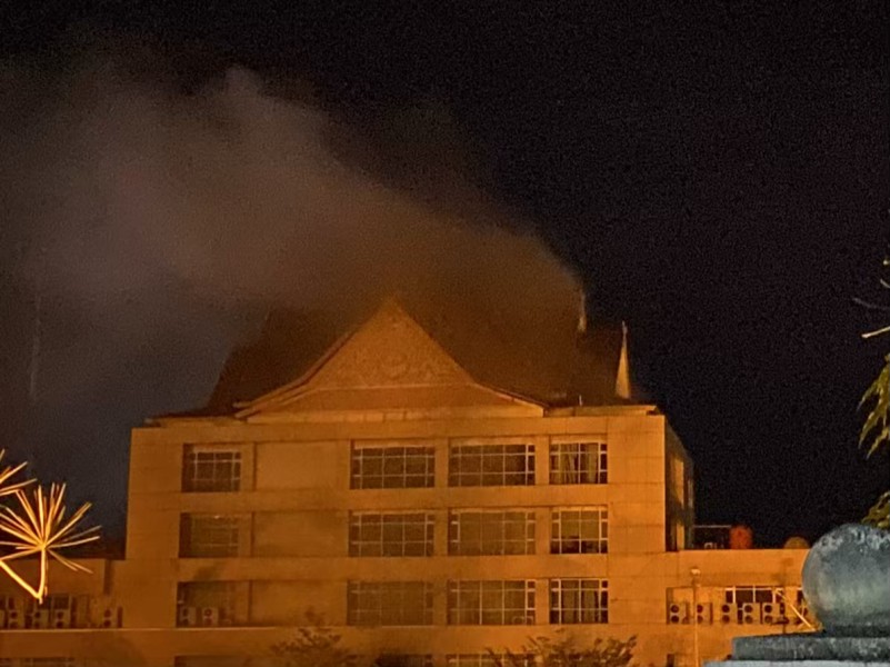 Kantor Bupati Indragiri Hilir Terbakar, Asap Hitam Tebal Membubung