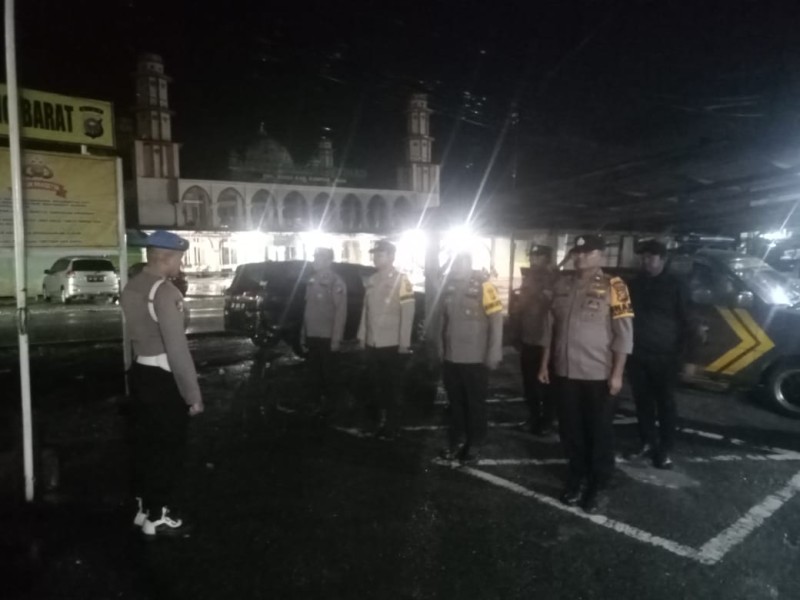 Sentuh Hati Warga, Jaga Kampung Halaman! Kapolsek Bangkinang Barat Gencar Patroli Dialogis, Pererat Siskamling!