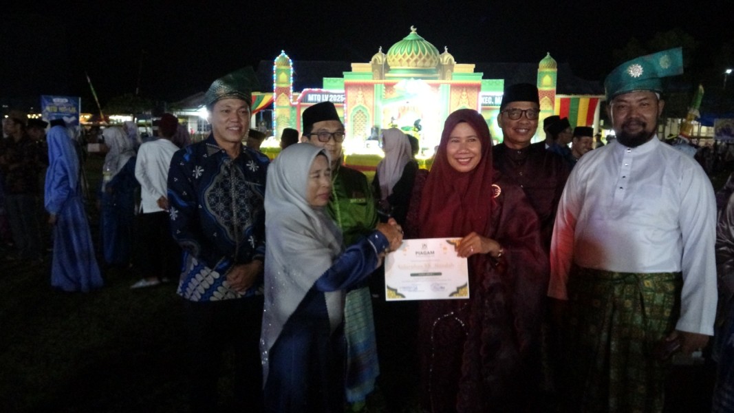 Wabup Inhil Tutup MTQ Kecamatan Mandah, Ajak Masyarakat Hidup Bersama Al-Qur’an