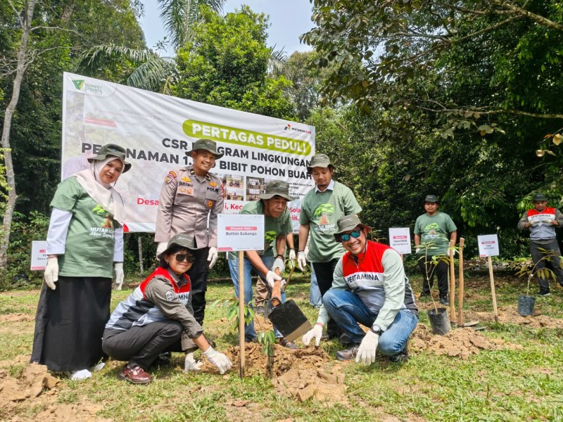 Perkuat Ekonomi dan Lestarikan Lingkungan, Pertagas Tanam 1500 Pohon Buah di Hutan Adat Suku Sakai