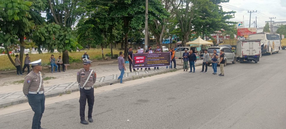 Gerakan Masyarakat Suarakan Keadilan Terkait OTT Gubernur Riau