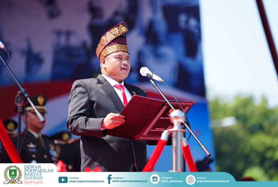Tegas dan Lantang, Ketua DPRD Bengkalis Bacakan Teks Proklamasi HUT ke-81 RI