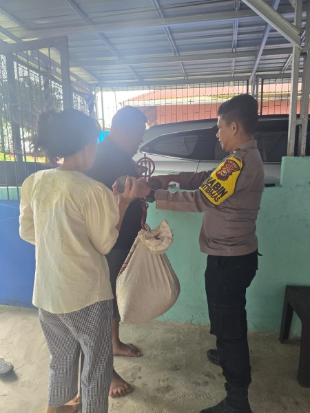 Bhabinkamtibmas Dampingi Kelompok Tani Minas Barat Timbang Hasil Panen Jagung Pipil, Capai 160 Kilogram