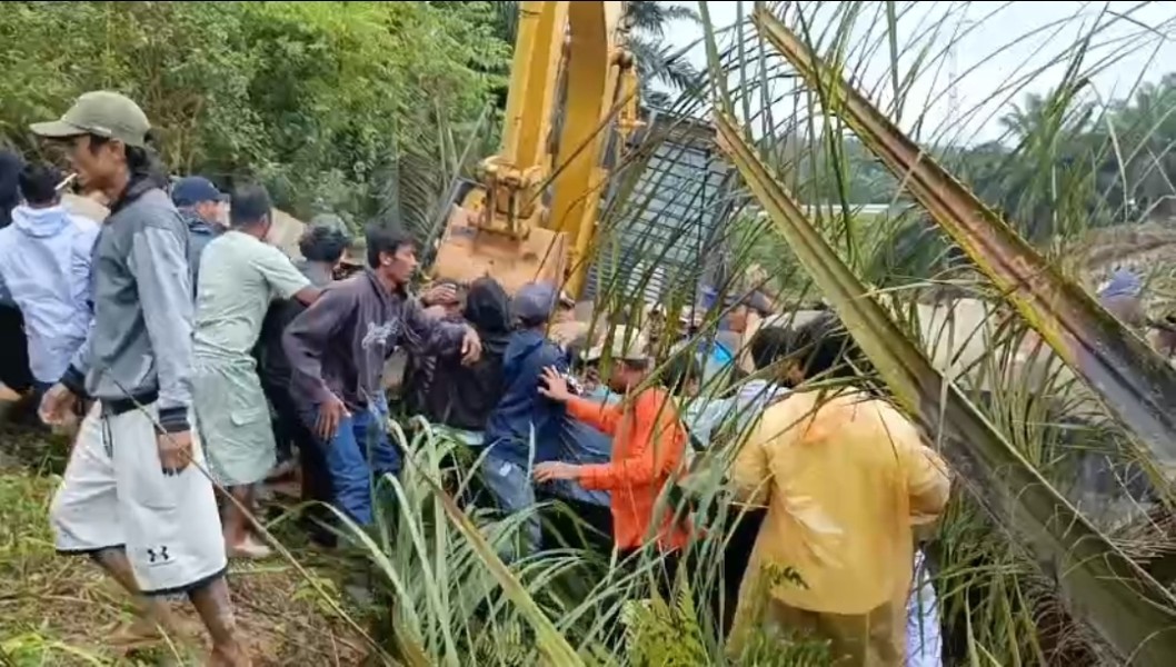 Bentrokan Pecah di Minas, PT Arara Abadi Diduga Musnahkan Barang Bukti Kejahatan Kehutanan!