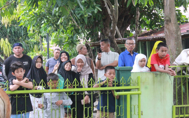 Letkol Inf Ronald Manurung Hadiri Pemotongan Hewan Kurban di Masjid Al Firman