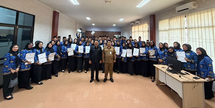 Supardi Serahkan SK PPPK Paruh Waktu, PUPR Bengkalis Perkuat Kinerja dan Disiplin Kerja 2026