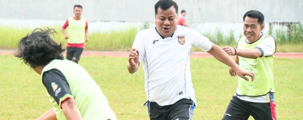 Bupati Kuansing Hidupkan Stadion Sport Centre, Olahraga Bersama Jadi Ruang Diskusi OPD