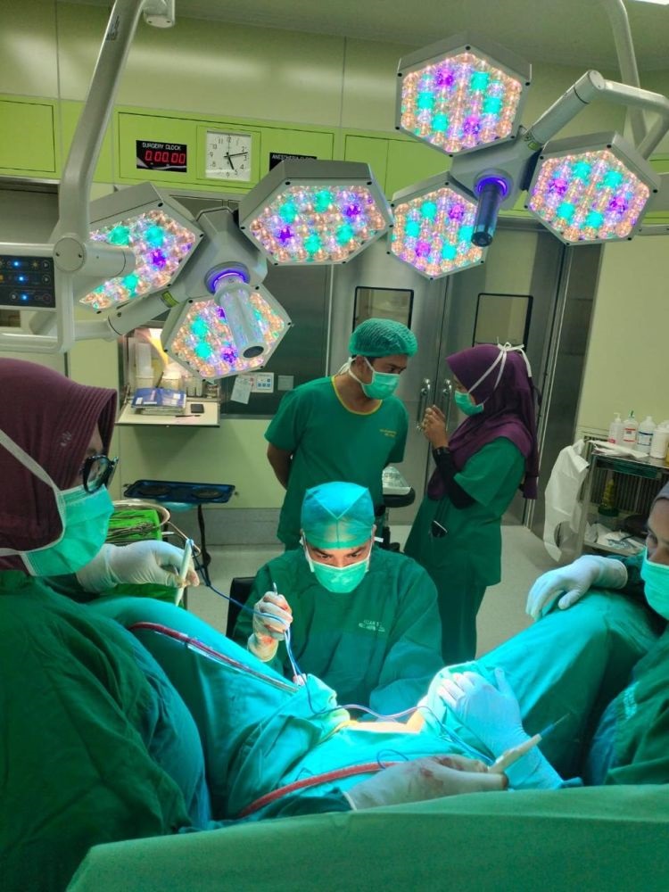 Kasus Langka, RSUD Arifin Achmad Sukses Operasi Pembuatan Vagina Pasien Tanpa Rahim