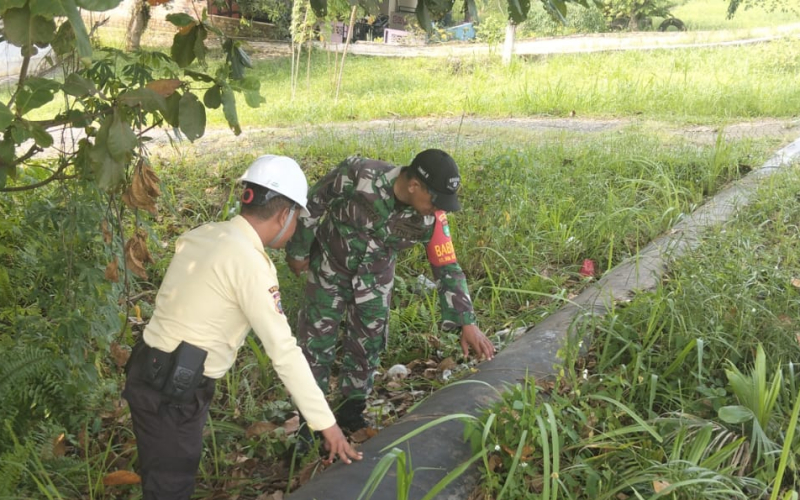 Babinsa dan Security PHR Perkuat Pengamanan Jalur Pipa Minyak di Bukit Kapur