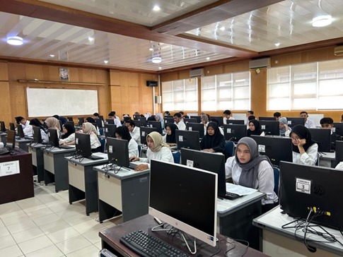 Pendidikan Tinggi Vokasi vs Akademik: Jalur Berbeda Menuju Arah yang Sama