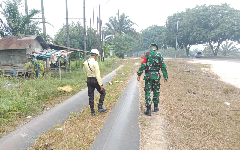 Sertu Samsuddin Siregar Tegaskan Larangan Bangun di Jalur Pipa Pertamina Dumai