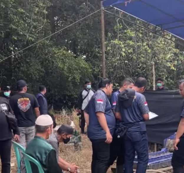 Breaking News: Dokpol Polda Riau Ekshumasi dan Autopsi Jenazah E.S. di Keritang