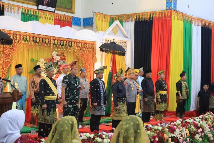 Pengukuhan Hulubalang LAMR Kabupaten Pelalawan Masa Hikmat 2025 - 2030, Wujud Sinergi Pemerintah dan Lembaga Adat Melayu Riau dalam Menjaga Marwah dan Budaya Melayu