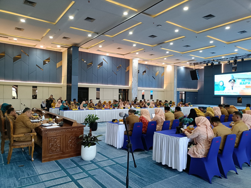 Wali Kota Pekanbaru Kumpulkan Kepala OPD Beserta Istri, Ada Apa?