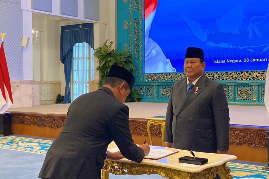 Presiden Prabowo Lantik Anggota Baru DEN, Bahlil Lahadalia Jabat Ketua Harian
