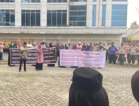 Warga Tobekgodang Gelar Aksi Damai, Desak Penutupan Tempat Hiburan Malam H2