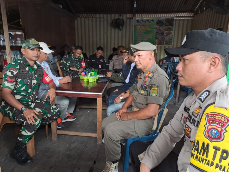 Babinsa Koramil 06/Kateman Tingkatkan Patroli dan Pengawasan SDM di Wilayah Binaan