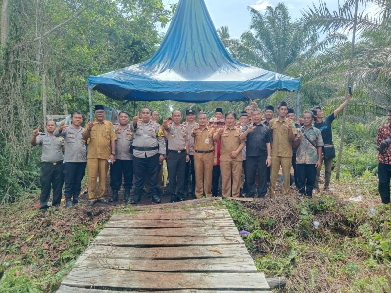 Doa Bersama Pembangunan Jembatan Merah Putih Presisi di Dusun Sungai Raya Sukamaju Kecamatan Bantan