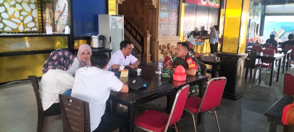 Babinsa Tagaraja Jalin Silaturahmi dengan Pengurus SPPG Kateman