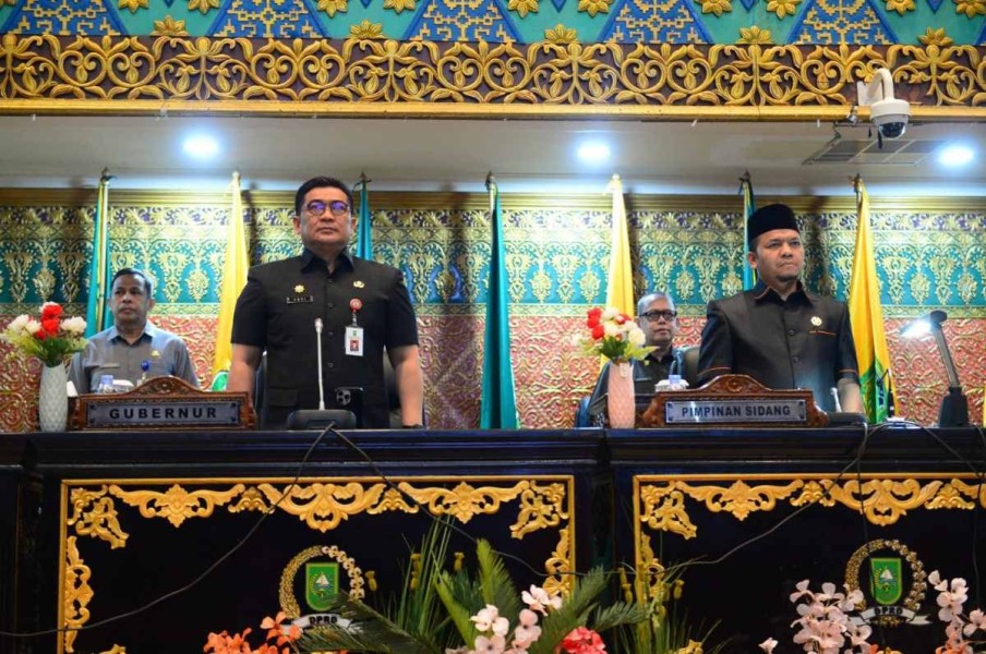 Azan Berkumandang, Sekda Riau Hentikan Sejenak Pembacaan Ranperda di DPRD