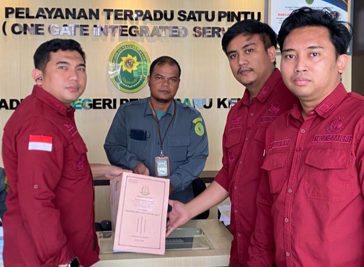 Kejari Pelalawan Limpahkan 7 Berkas Kasus Dugaan Korupsi Pupuk Subsidi ke Pengadilan Tipikor Pekanbaru