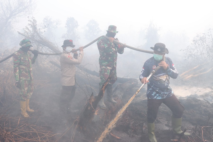 Hotspot Kampar Tinggal Dua Titik, 283 Personel Gabungan Intensifkan Pendinginan Karhutla