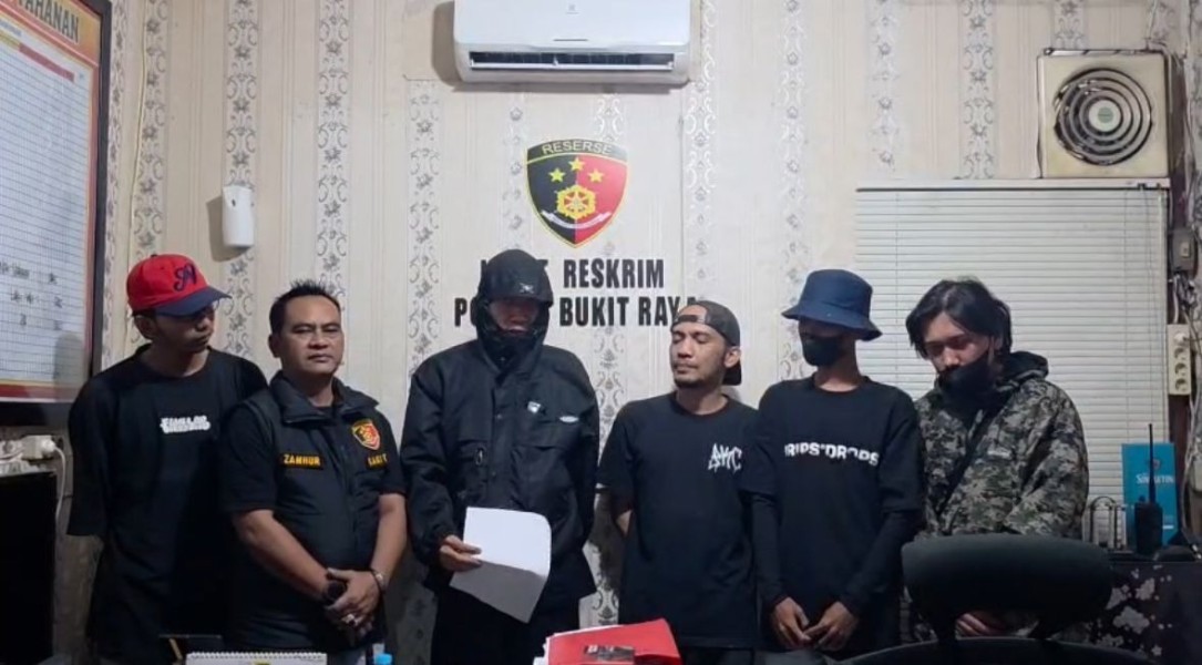 Viral Aksi Corat-coret Halte Arifin Ahmad, Penggiat Grafiti 'Toel PKC' Dijemput Polisi