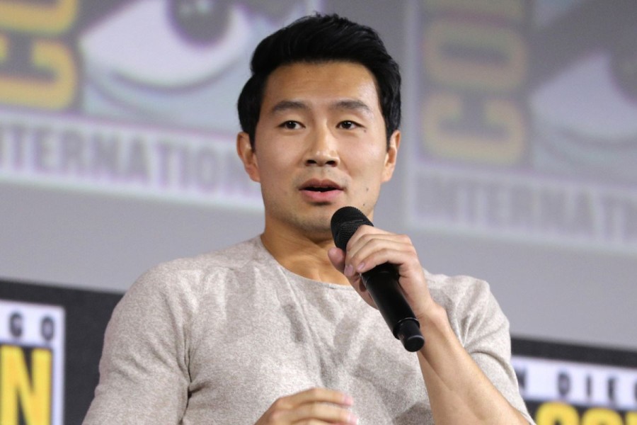 Simu Liu Kritik Keras Ide Ganti Figuran Film dengan AI Demi Hemat Biaya