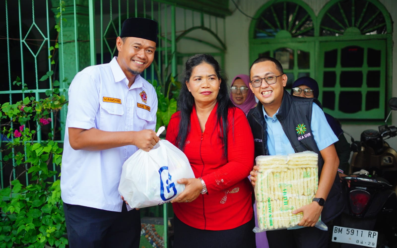 Tjitra Moergha, IKA UIR, dan Karang Taruna Tebar Kepedulian Lewat Aksi MUDA BERBAGI