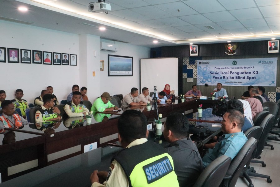 Cegah Kecelakaan Kerja, Pelindo Dumai Edukasi Pekerja tentang Bahaya Blind Sport