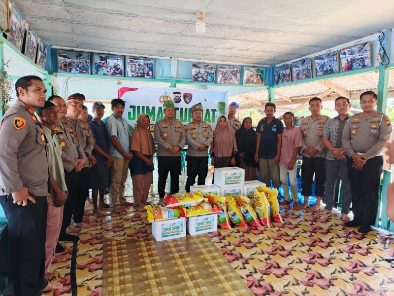 Kapolres Pelalawan Gelar Jumat Curhat di Pesisir Sungai Kualo: Tampung Curhatan Warga soal Keamanan dan Lampu Jalan