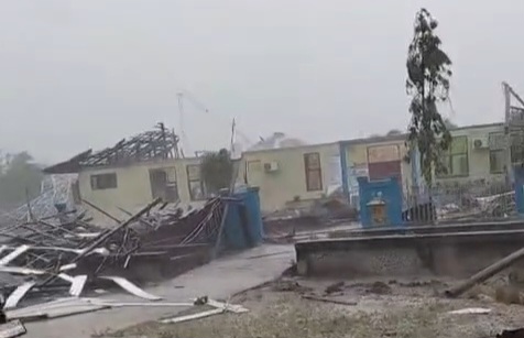 Puting Beliung Hantam Desa Api-Api Bengkalis, SMPN 1 Bandar Laksamana Rusak Parah Jelang Ujian