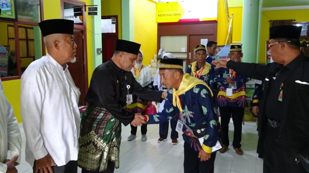 Delapan Jamaah Calon Haji Inhil Dilepas Menuju Tanah Suci