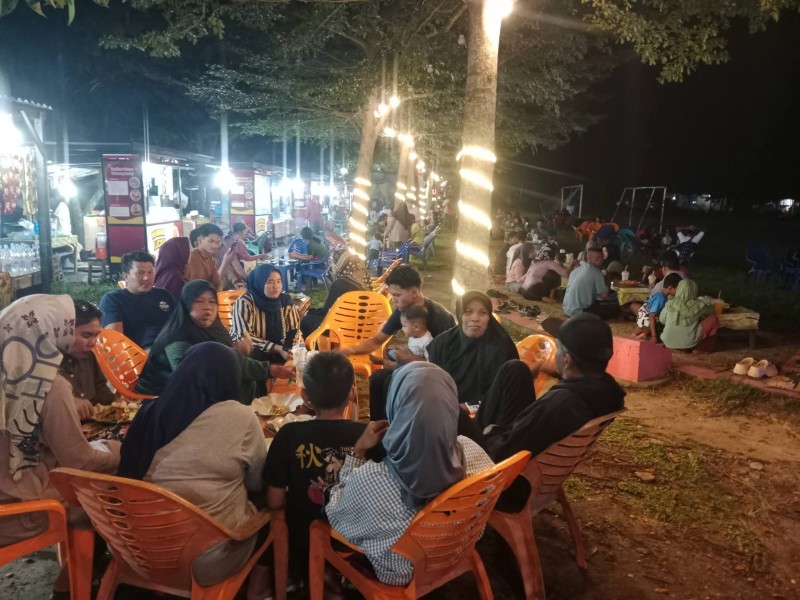 Transformasi Alun-Alun Tanjung Sawit: Dari Lapak Sederhana Menjadi Ikon Ekonomi Desa Terbaik di Riau