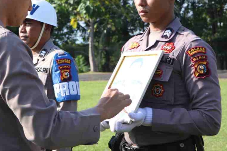Mangkir Kerja Lebih dari Satu Bulan, Dua Anggota Polres Kuansing Resmi Di-PTDH