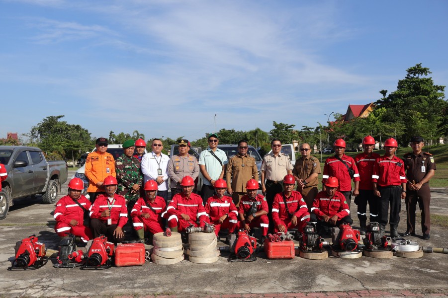 Polres Pelalawan Gelar Apel Siaga Karhutla, Bupati Zukri: Siapkan Fisik dan Alat Hadapi Musim Kemarau
