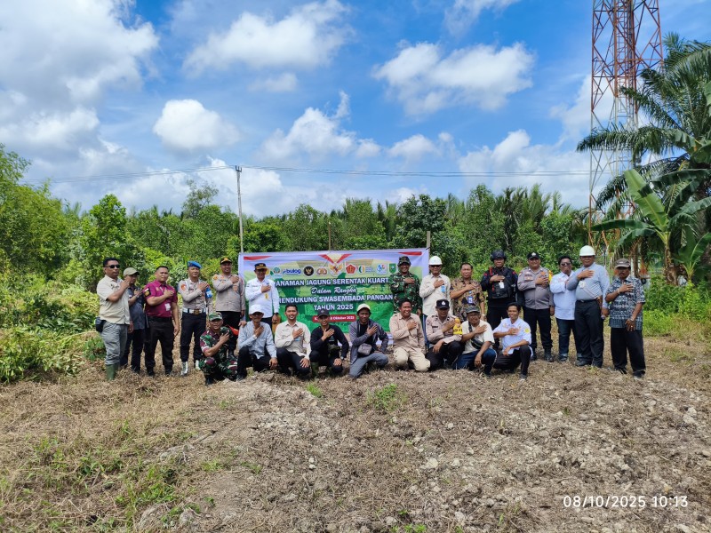 Wujudkan Swasembada Pangan, Danramil 06/Kateman Hadiri Gerakan Tanam Jagung