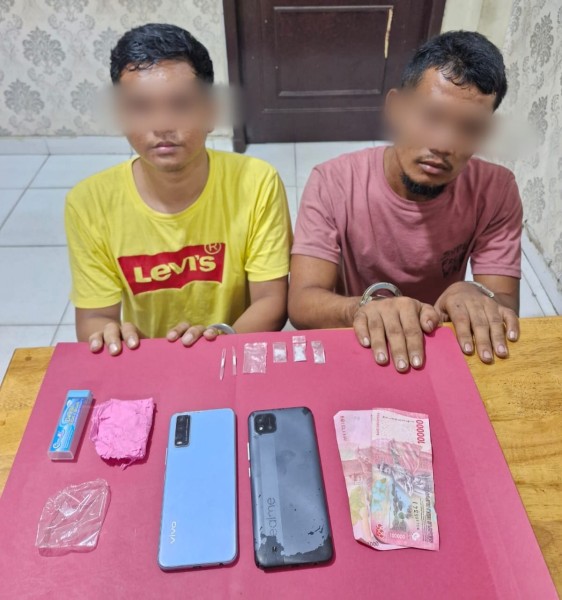 Satresnarkoba Polres Siak Gerebek Jaringan Narkotika, Dua Tersangka Dibekuk di Malam Mencekam – Satu Bandar Besar Masih Buron