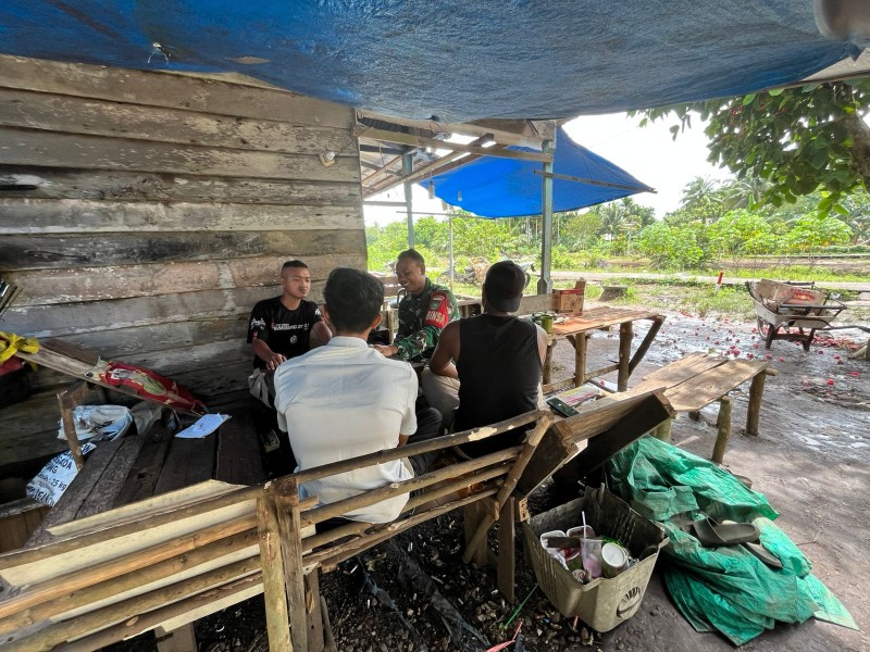 Babinsa Koramil 06/Kateman Ajak Pemuda  Jauhi Narkoba dan Judi Online