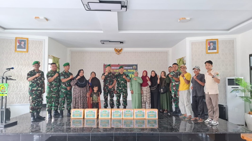 Bakti Teritorial Prima, Kodim 0314/Inhil Ringankan Beban Masyarakat Lewat Bantuan Sembako