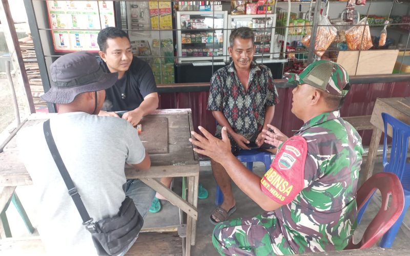 Babinsa Koramil 02 Patroli Keamanan di Wilayah PHR