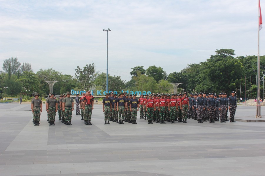 HUT ke 80, TNI Hadir di Tengah Masyarakat Lewat Senam dan Kerja Bakti