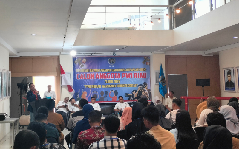 Raja Isyam Buka OKK Calon Anggota Baru PWI Riau 2025