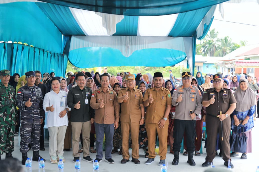 Bupati Asmar Buka Gerakan Pangan Murah di Desa Alah Air Timur: Harga Murah, Tetap Kualitas