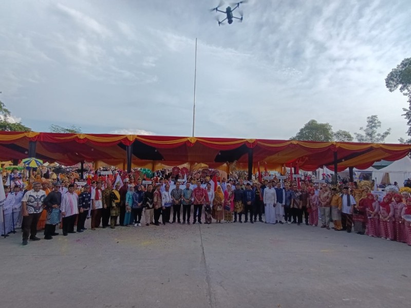 Wabup Hadiri Pawai Pekan Seni Budaya 2025 Riau Kompleks