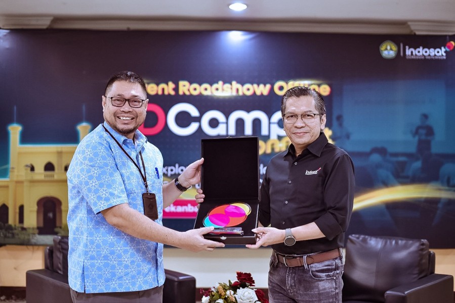 Indosat Gelar IDCamp Connect 2025 di Universitas Riau:  Mendorong Talenta Muda Menuju Indonesia sebagai AI Nation