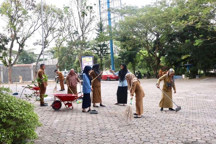 Dorong Pekanbaru Green City, ASN Wajib Gotong Royong 30 Menit Sebelum Jam Kerja